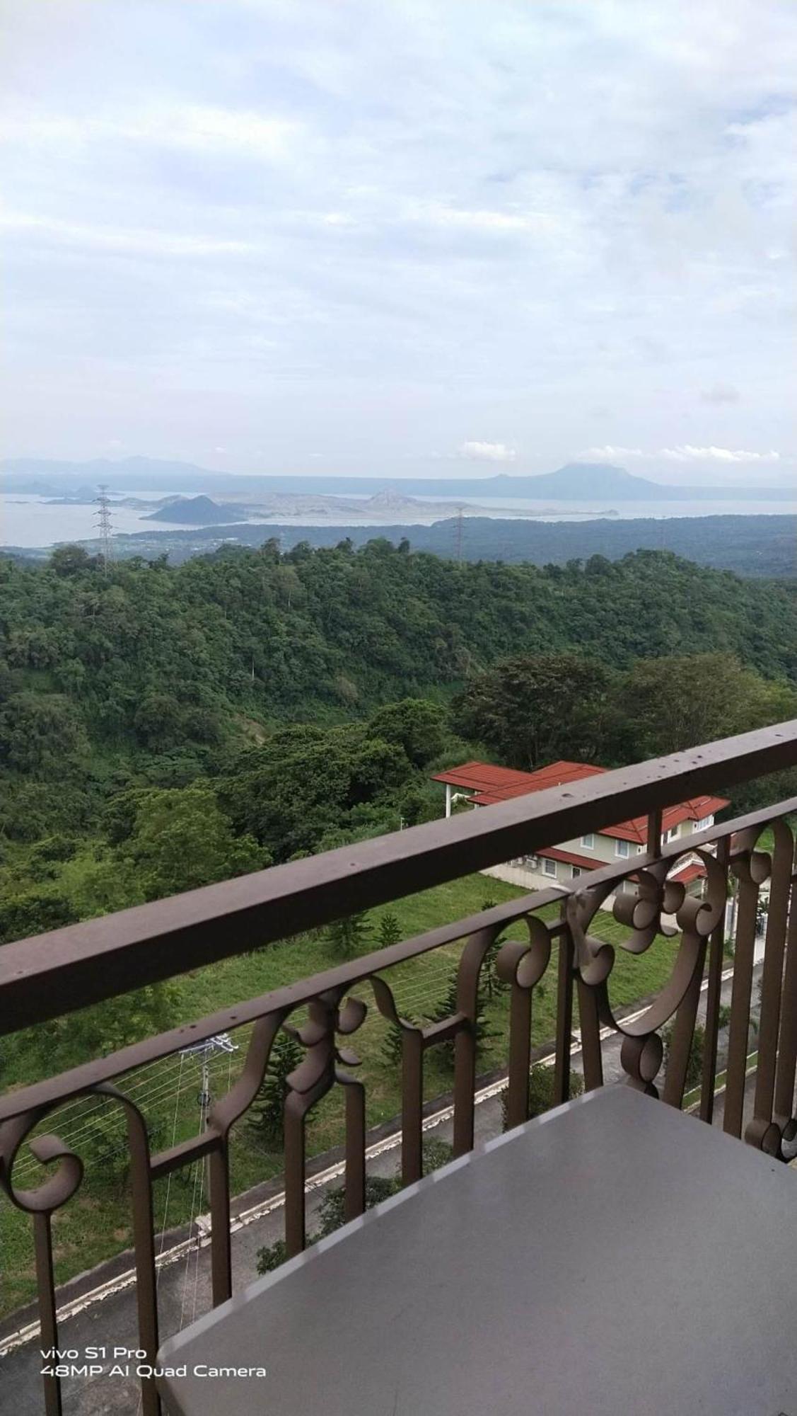 Splendido Tagagtay Taal Lake Staycation Free Parking Netflix No Free Pool Tagaytay City Buitenkant foto