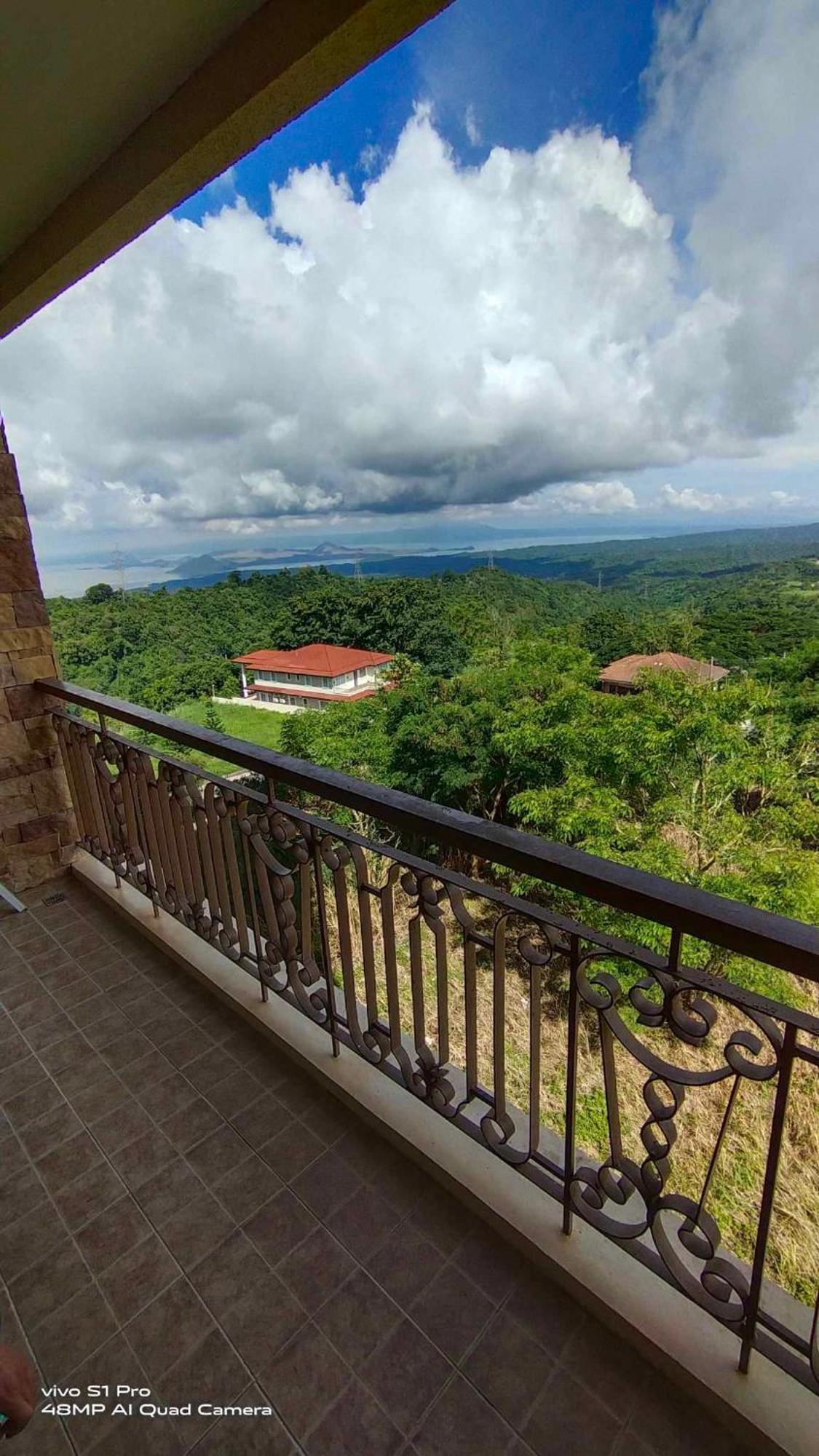 Splendido Tagagtay Taal Lake Staycation Free Parking Netflix No Free Pool Tagaytay City Buitenkant foto