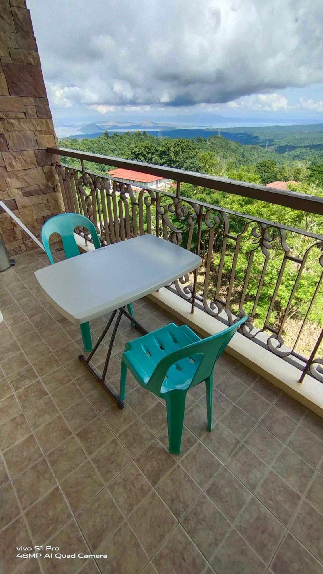 Splendido Tagagtay Taal Lake Staycation Free Parking Netflix No Free Pool Tagaytay City Buitenkant foto