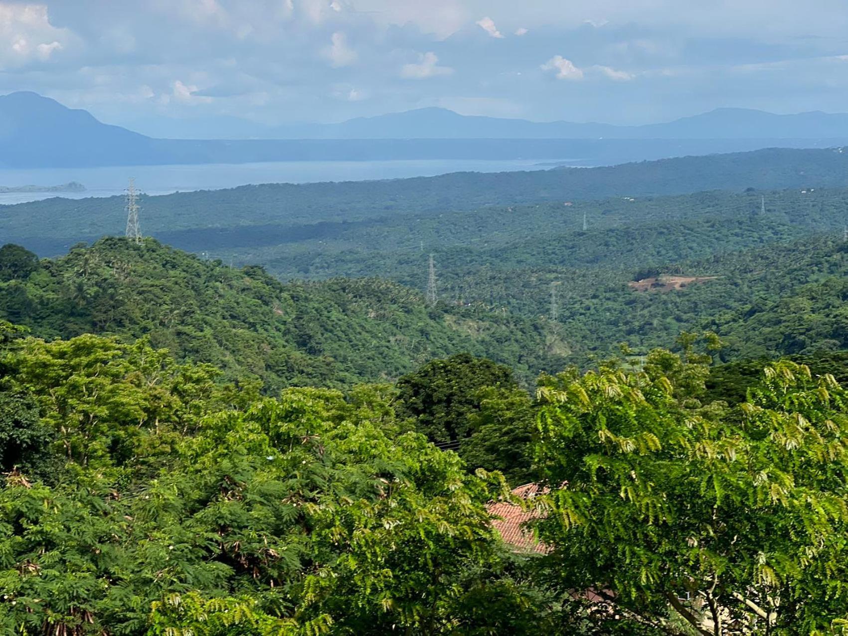 Splendido Tagagtay Taal Lake Staycation Free Parking Netflix No Free Pool Tagaytay City Buitenkant foto