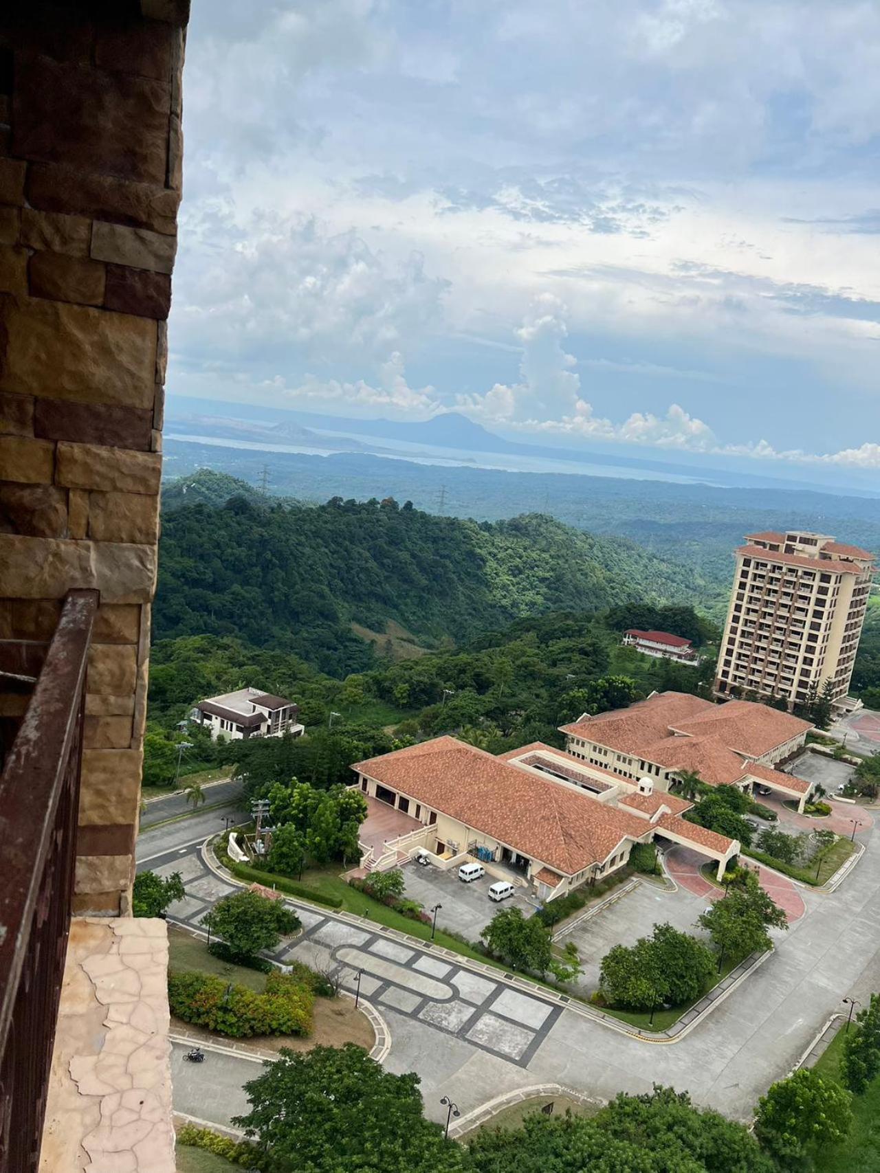 Splendido Tagagtay Taal Lake Staycation Free Parking Netflix No Free Pool Tagaytay City Buitenkant foto