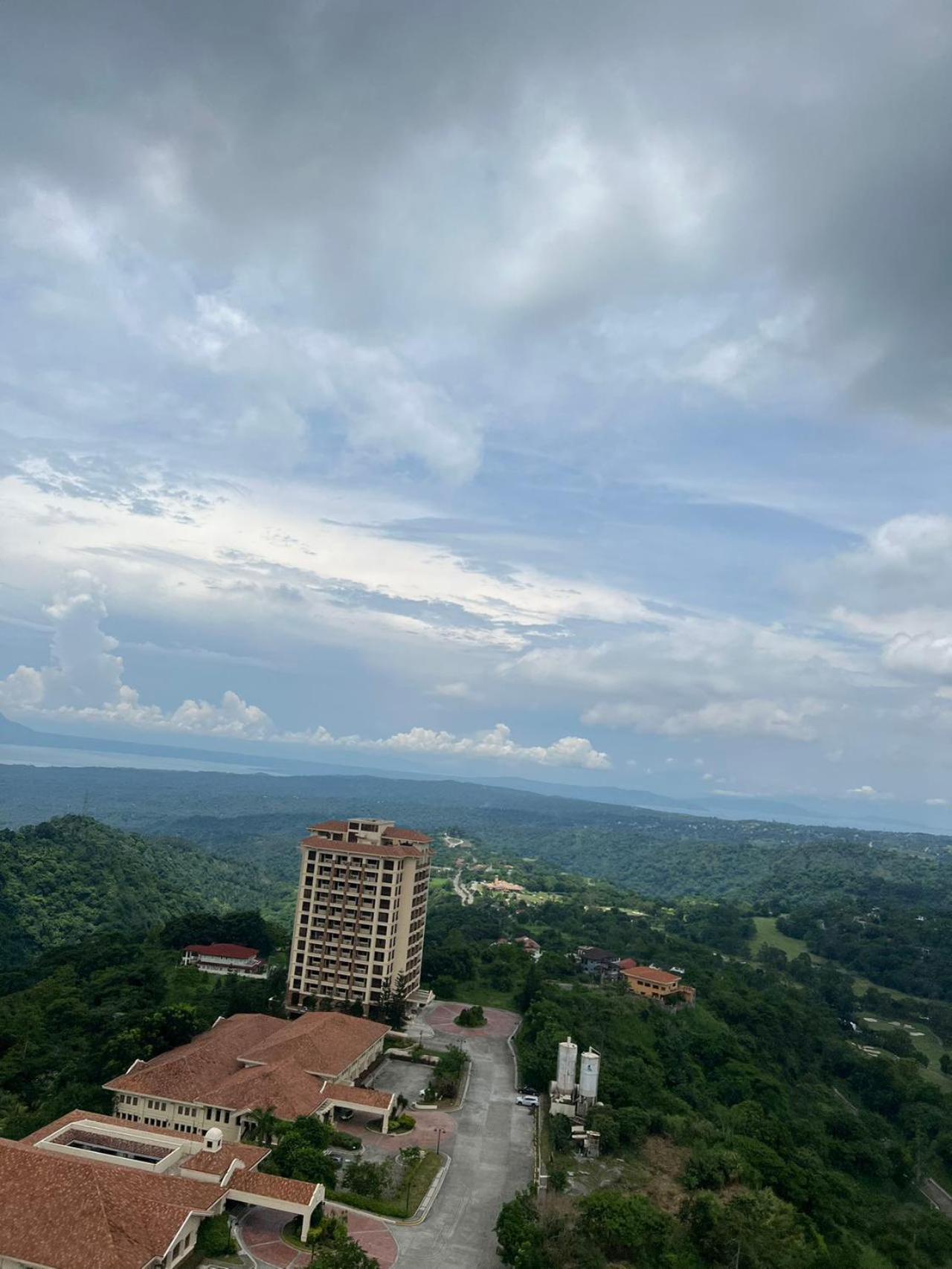 Splendido Tagagtay Taal Lake Staycation Free Parking Netflix No Free Pool Tagaytay City Buitenkant foto