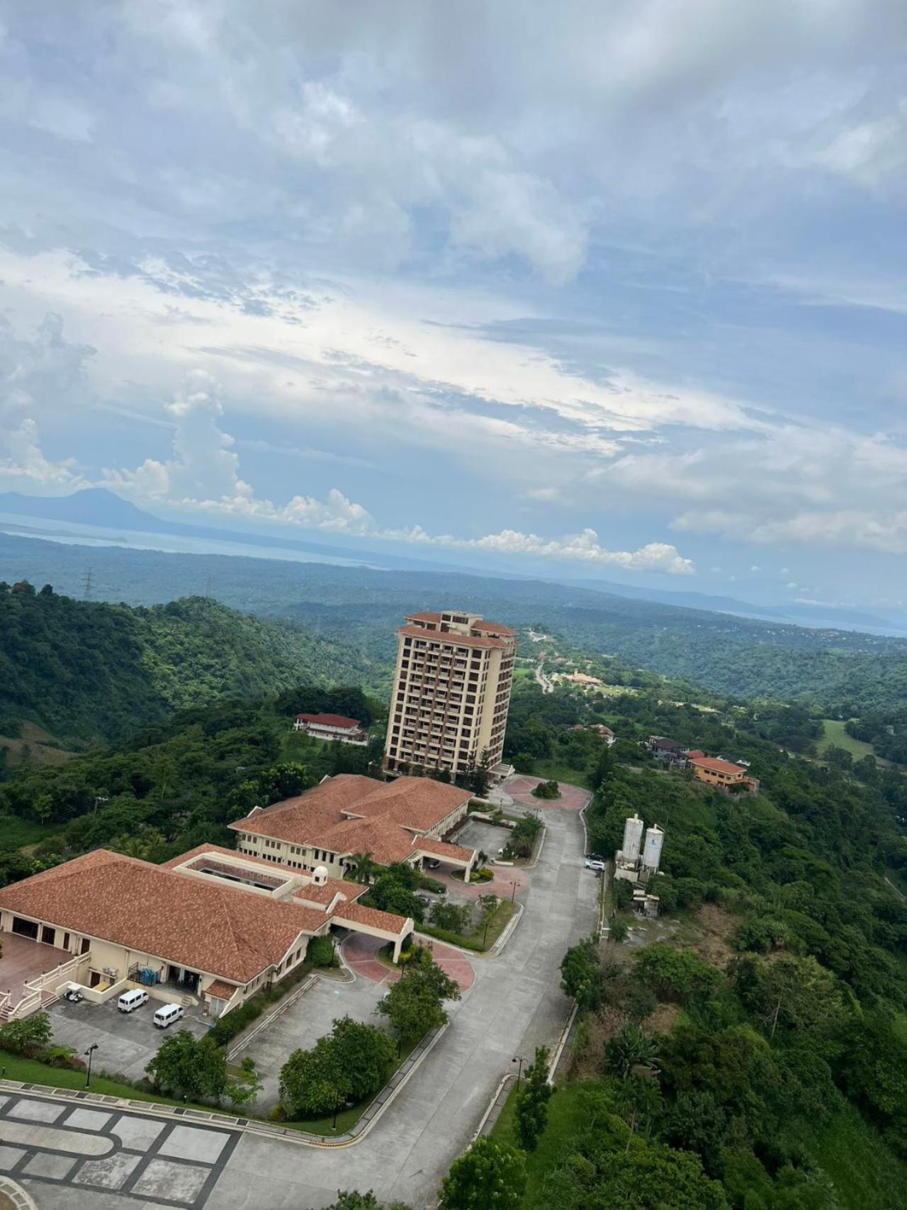 Splendido Tagagtay Taal Lake Staycation Free Parking Netflix No Free Pool Tagaytay City Buitenkant foto