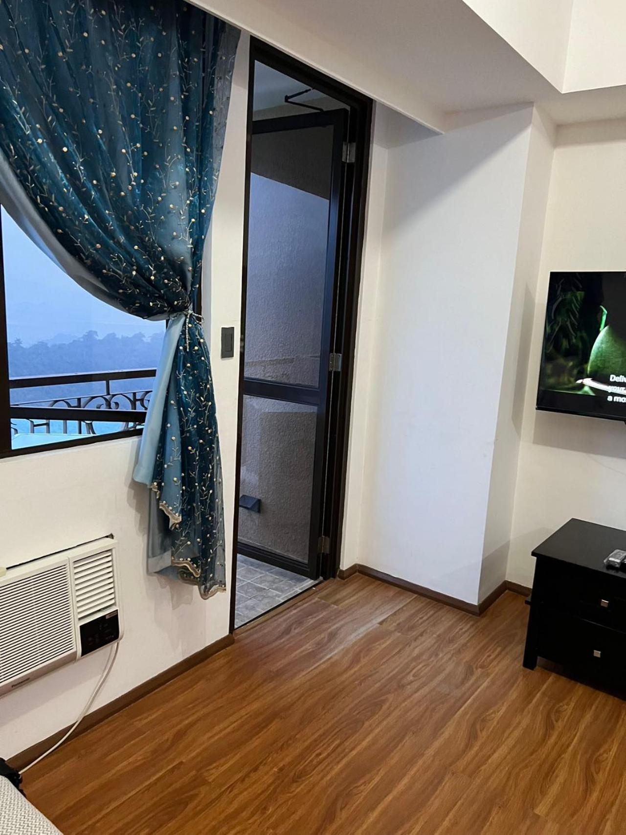 Splendido Tagagtay Taal Lake Staycation Free Parking Netflix No Free Pool Tagaytay City Buitenkant foto